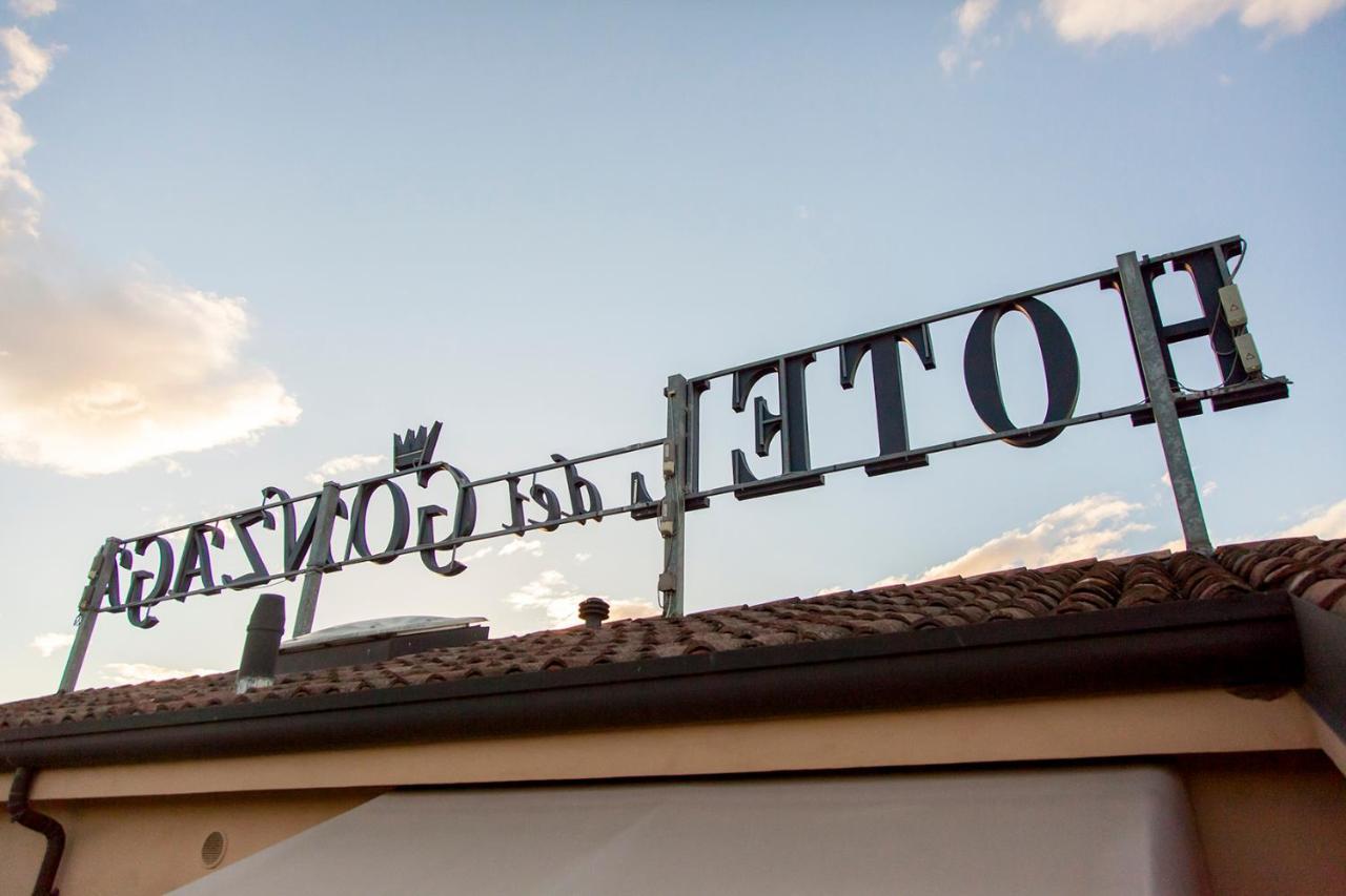 Hotel Dei Gonzaga Reggiolo Екстериор снимка
