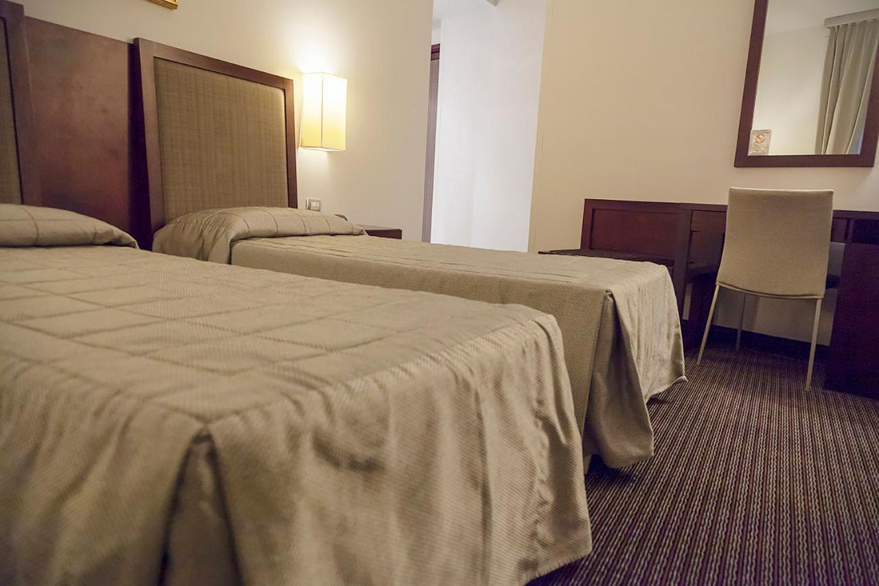 Hotel Dei Gonzaga Reggiolo Екстериор снимка